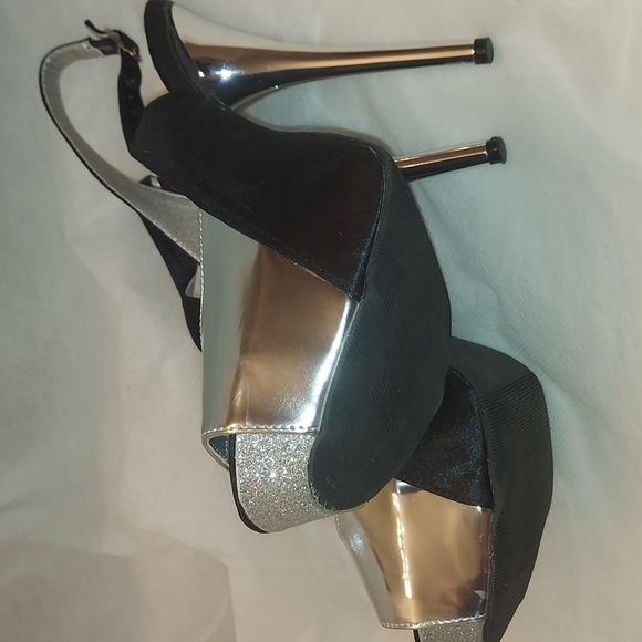 2b Bebe high heel, size 9 - Picture 3 of 4